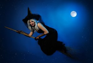 Biblical Interpretation of a Witch in a Dream: 6 Messages